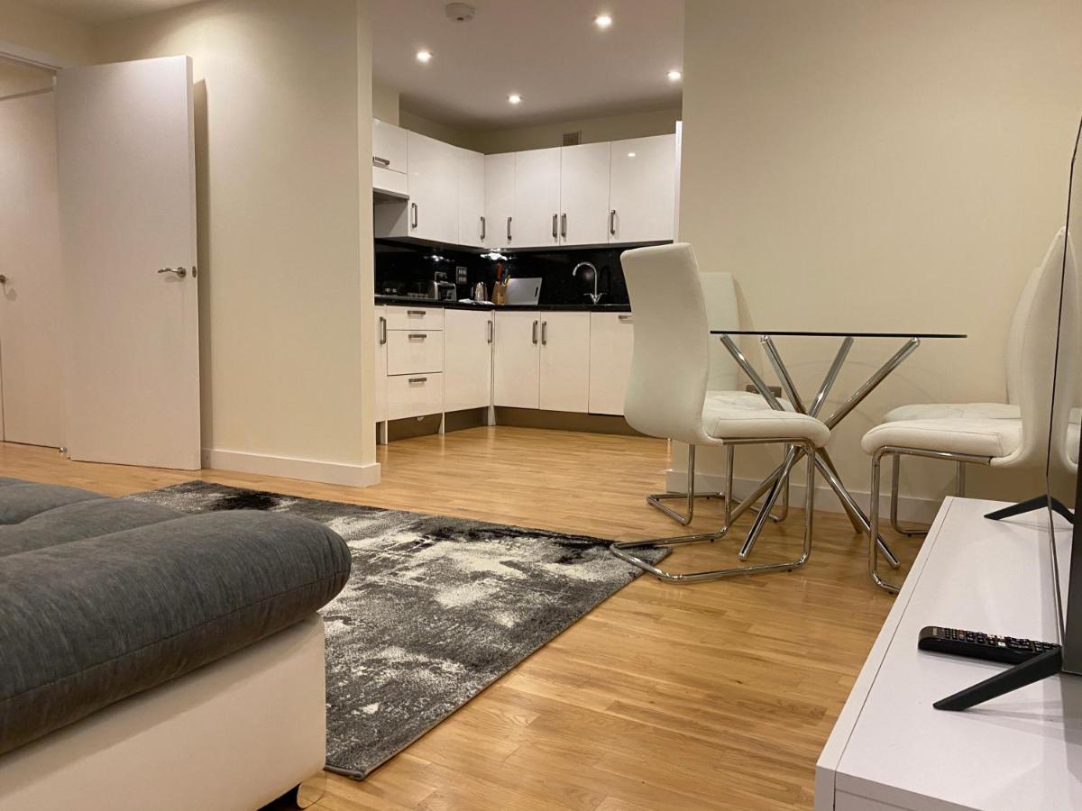 ווטפורד Amazing 2 Bed 2 Bath Private Apartment מראה חיצוני תמונה